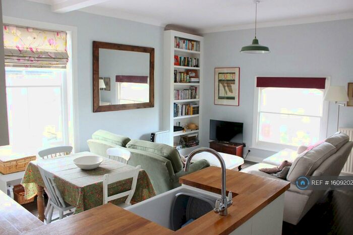 1 Bedroom Flat To Rent In Hamlet Road, London, SE19