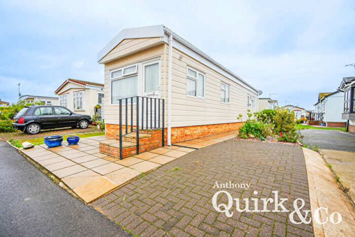 2 Bedroom Park Home For Sale In Creek Road, Canvey Island, SS8