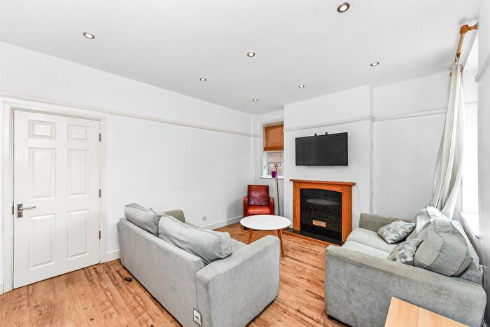 1 Bedroom Semi-Detached House To Rent In Rolleston Drive, NG7
