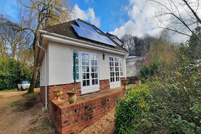 2 Bedroom Bungalow To Rent In Station Road, Honiton, EX14