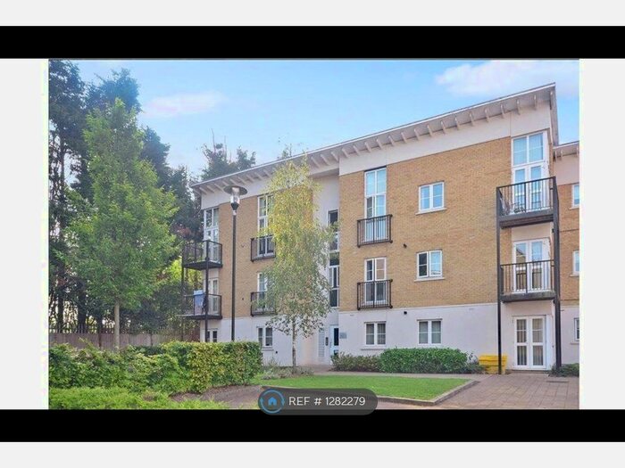 2 Bedroom Flat To Rent In Revere Way, Epsom KT19