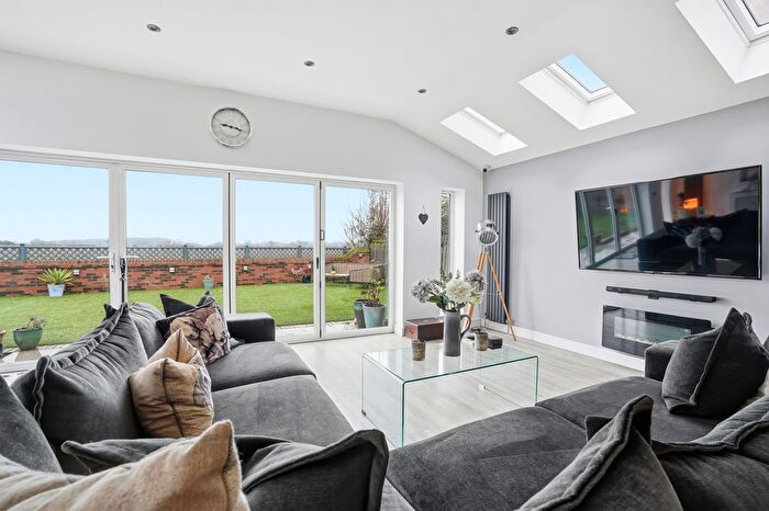 5 Bedroom Detached House For Sale In Vine Gardens, Bubwith, North Yorkshire, YO8