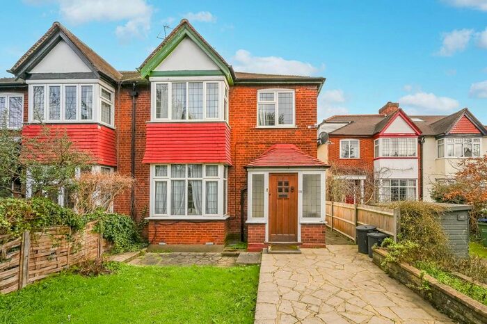 4 Bedroom Semi Detached House To Rent In Whitton Road, Twickenham, TW1