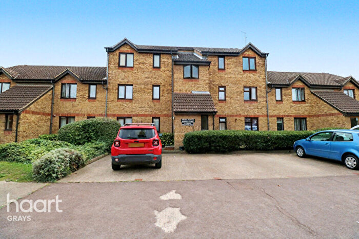 2 Bedroom Flat For Sale In Parsonage Road, Grays, RM20