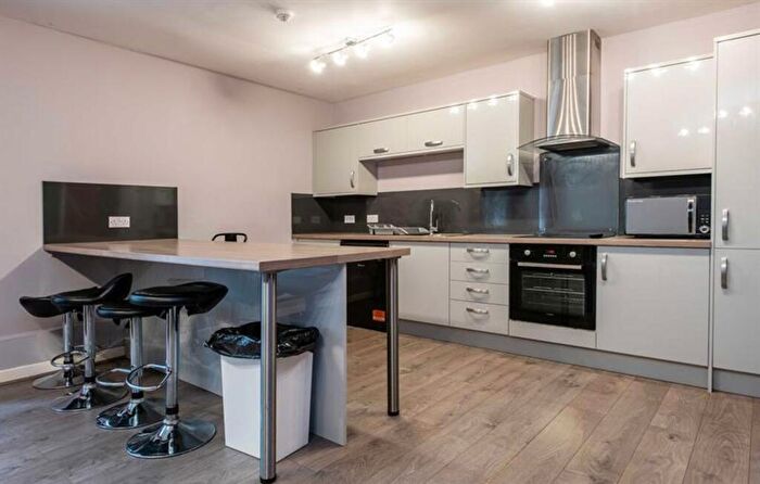 4 Bedroom Flat To Rent In South Parade, Equitable House - South Parade, NG1