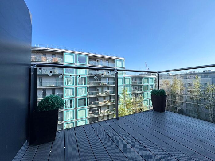 1 Bedroom Flat To Rent In Cardinal Building, High Village Point, Station Approach, Hayes, UB3