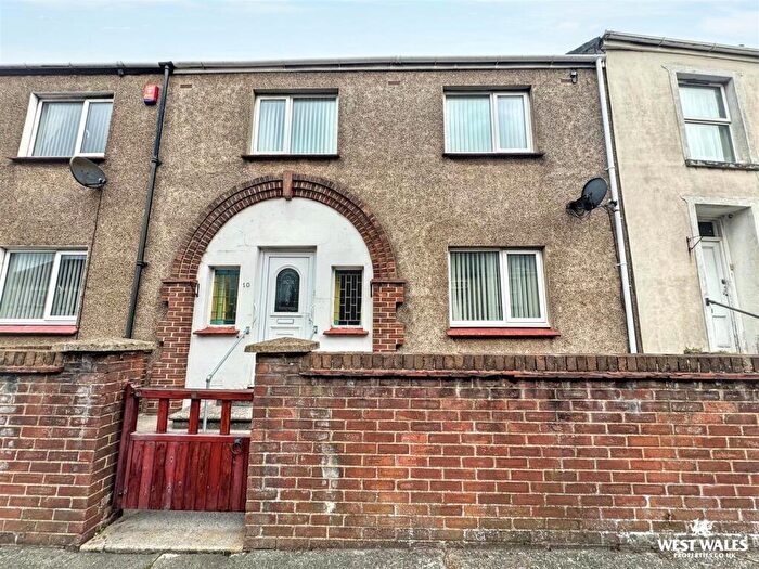 4 Bedroom Terraced House For Sale In London Road, Pembroke Dock, SA72
