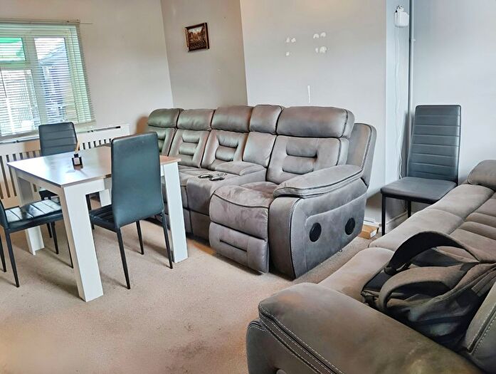 3 Bedroom Terraced House To Rent In London Road, Grays, RM20