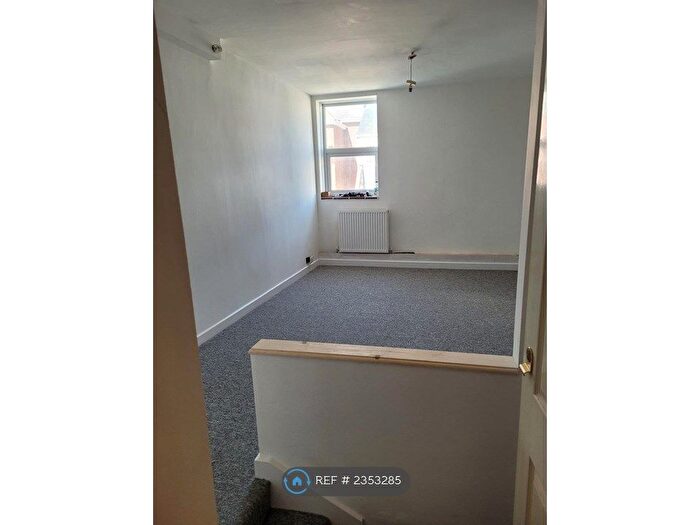 1 Bedroom Flat To Rent In Great George Street, Weymouth, DT4