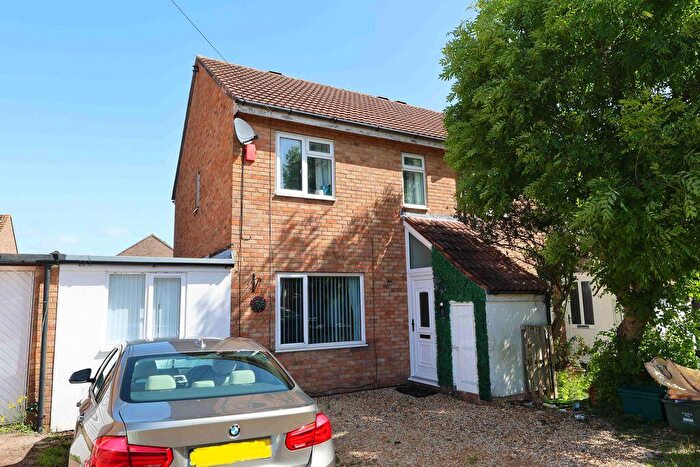 4 Bedroom Semi-Detached House For Sale In Jubilee Place, Clevedon, BS21