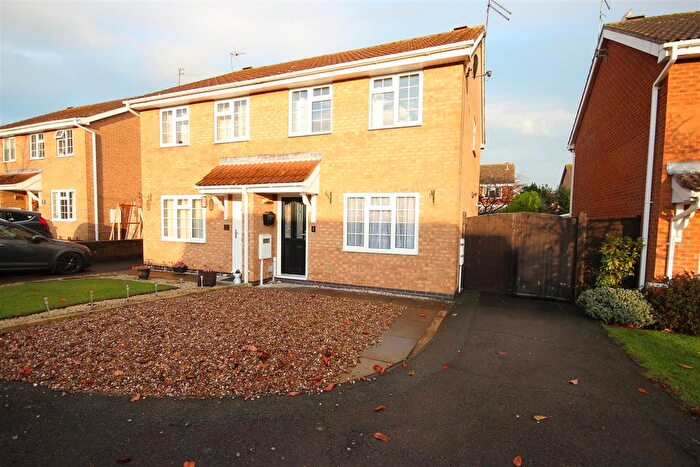 2 Bedroom Semi Detached House To Rent In Walmer Close, Rushden, NN10