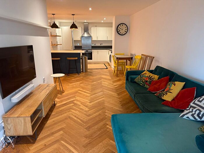 2 Bedroom Flat To Rent In Meath Crescent, London, E2