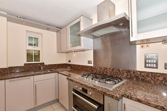 2 Bedroom Flat For Sale In Fitzroy Place, Reigate, Surrey, RH2
