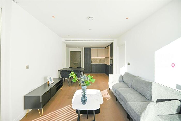 2 Bedroom Apartment To Rent In Phoenix Court, Gasholder Place, London, SE11
