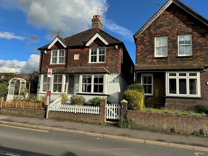 3 Bedroom Property To Rent In High Street, Westerham, Kent, TN16