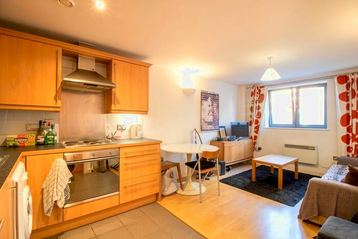 1 Bedroom Flat To Rent In City Walk, Leeds, LS11