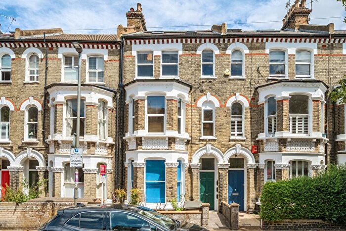 2 Bedroom Flat For Sale In Vardens Road, Battersea, London, SW11
