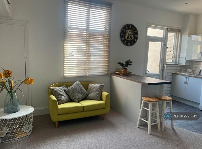 4 Bedroom Semi Detached House To Rent In Hertford Rd, London, IG2