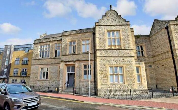 1 Bedroom Flat To Rent In Church Street, Maidstone ME14