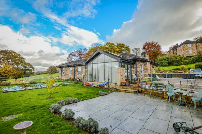 3 Bedroom Semi-Detached Bungalow For Sale In Sands Lane, Mirfield, WF14