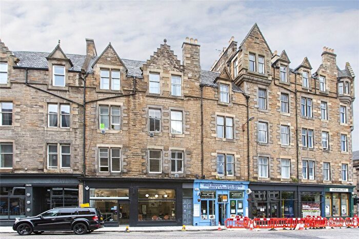 3 Bedroom Flat To Rent In Teviot Place, Edinburgh, EH1