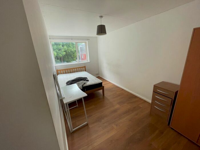 5 Bedroom Terraced House To Rent In Rosebank Gardens, Leeds, LS3