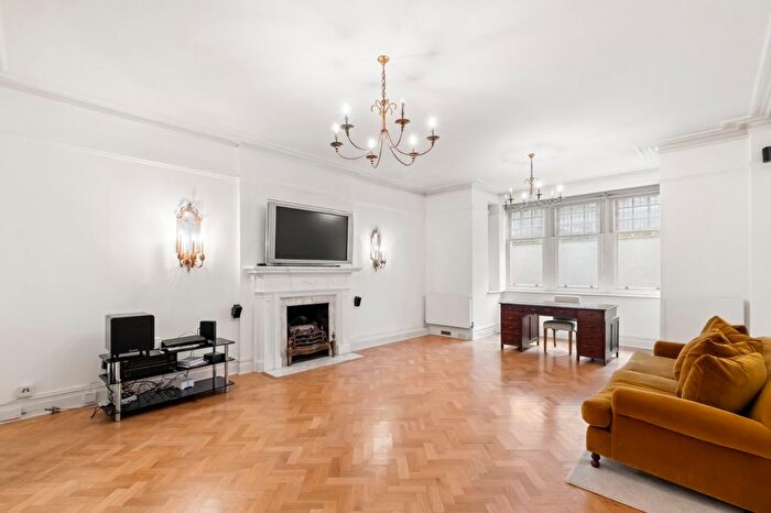 2 Bedroom Flat To Rent In Queen's Gate, South Kensington, SW7