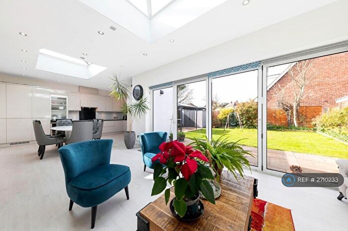 4 Bedroom Bungalow To Rent In Arbuthnot Lane, Bexley, DA5