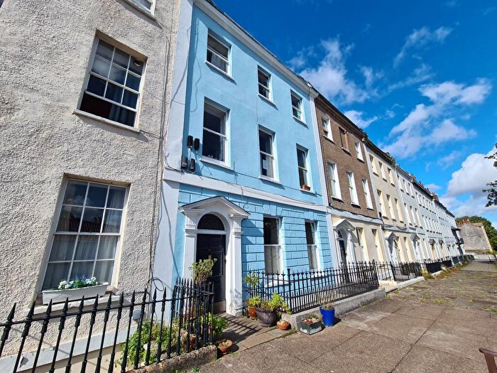 3 Bedroom Flat To Rent In Richmond Terrace, Clifton, Bristol, BS8