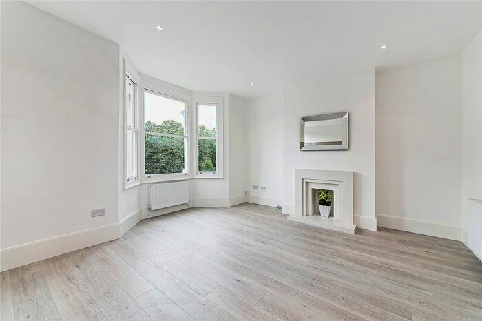 2 Bedroom Flat To Rent In Fulham Palace Road, London, SW6