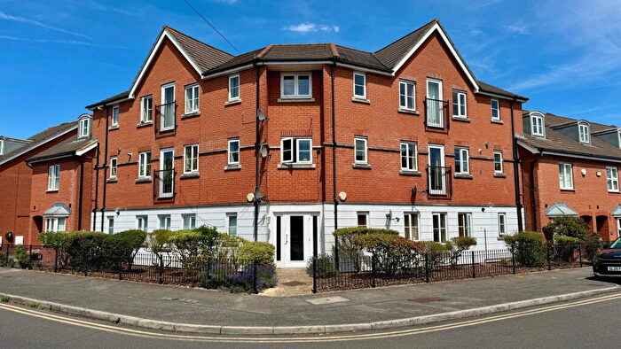 2 Bedroom Apartment For Sale In York Road, Newbury, RG14