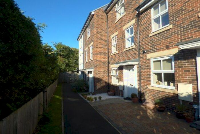 4 Bedroom Property To Rent In Barrington Close, Durham, DH1