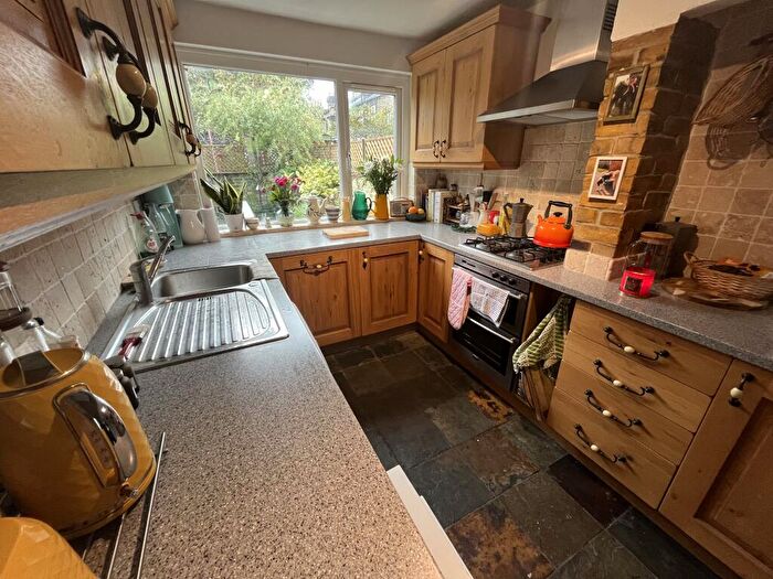 2 Bedroom House To Rent In Eversleigh Road, Battersea, SW11