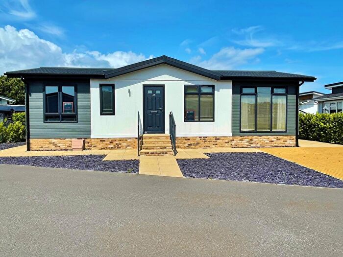 2 Bedroom Park Home For Sale In New Forest Park, West Common, SO45