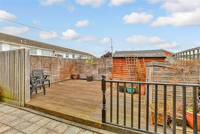 2 Bedroom End Of Terrace House For Sale In Gladstone Drive, Sittingbourne, Kent, ME10