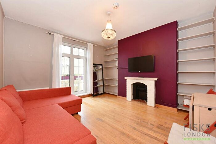 1 Bedroom Flat To Rent In Prusom Street, Wapping, E1W