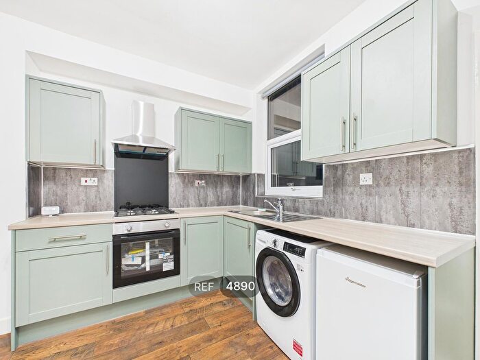 3 Bedroom Terraced House To Rent In Whitemoor Road, Basford, Nottingham, NG6