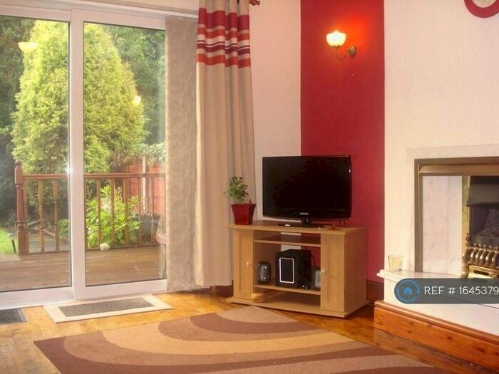 3 Bedroom Semi-Detached House To Rent In Errwood Road, Manchester, M19