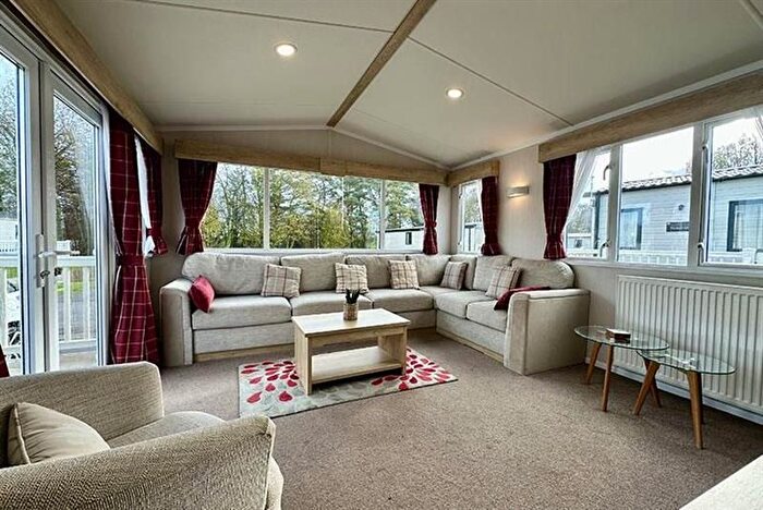 2 Bedroom Park Home For Sale In Sleaford Road, Tattershall, Lincoln, LN4