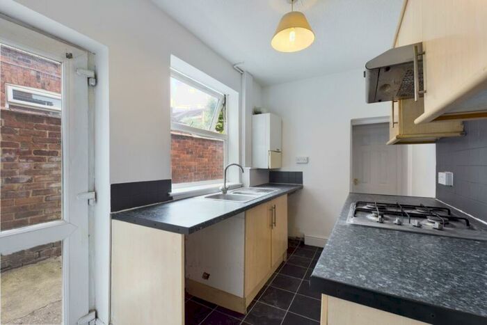 3 Bedroom Terraced House To Rent In Brook Street, Northampton, NN1