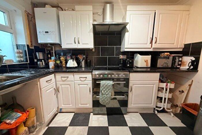 2 Bedroom End Of Terrace House To Rent In Eastmoor, Nottingham, NG12