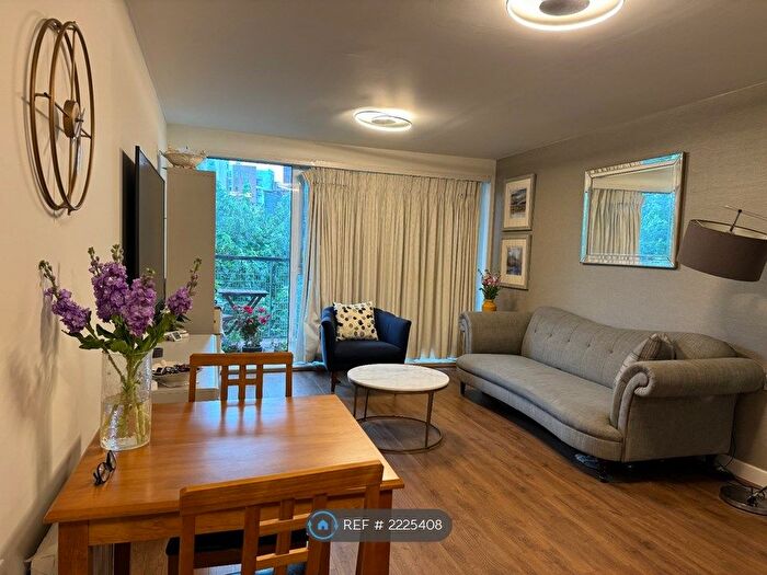 2 Bedroom Flat To Rent In Tarves Way, London, SE10