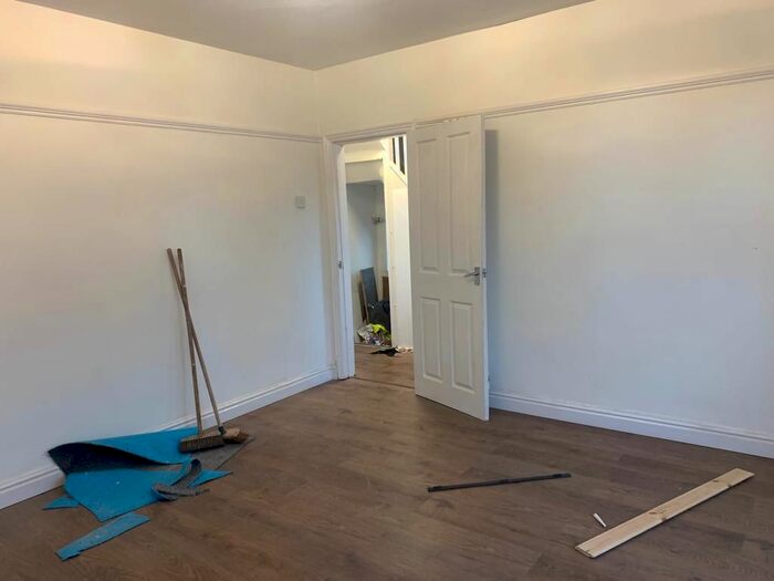 3 Bedroom Semi-Detached House To Rent In 20 Bethulie Road, Derby DE23