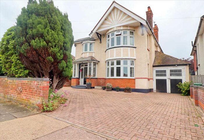 4 Bedroom Detached House For Sale In Kings Road, Clacton On Sea, CO15