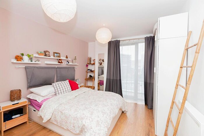 1 Bedroom Flat For Sale In Edwin Street, London, E16