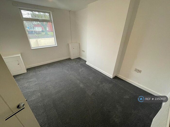 4 Bedroom Semi-Detached House To Rent In Mill Street, Crewe, CW2