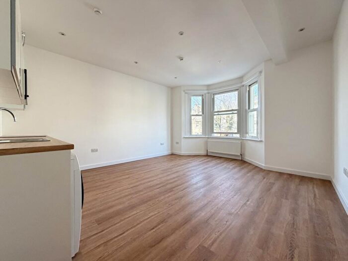 1 Bedroom Flat To Rent In Seafield Road, Hove, BN3