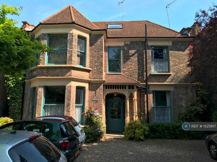 Studio To Rent In Willesden Lane, London, NW2