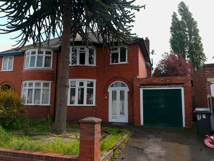 3 Bedroom Semi-Detached House To Rent In Newbolds Road, Wolverhampton, West Midlands, WV10