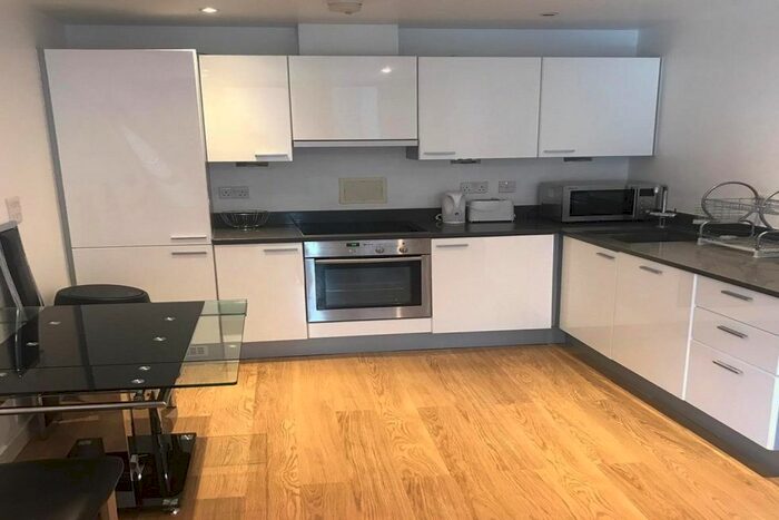 2 Bedroom Flat To Rent In Webber Street, London, SE1